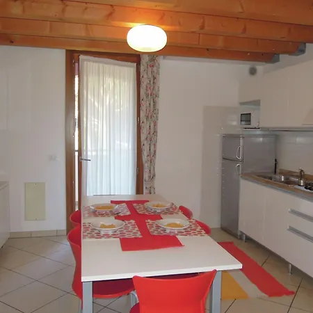 Charming Flat With Swimming Pool 公寓 *