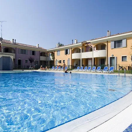 アパート Charming Flat With Swimming Pool