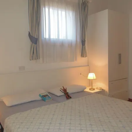 公寓 Charming Flat With Swimming Pool