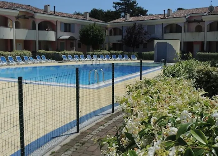 Διαμέρισμα Charming Flat With Swimming Pool *