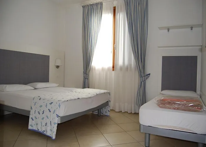 Charming Flat With Swimming Pool Διαμέρισμα *