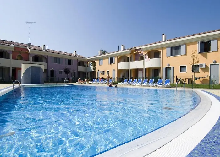 Charming Flat With Swimming Pool * Μπιμπιόνε