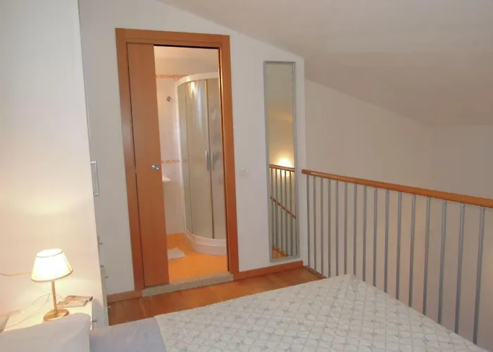 Charming Flat With Swimming Pool Μπιμπιόνε