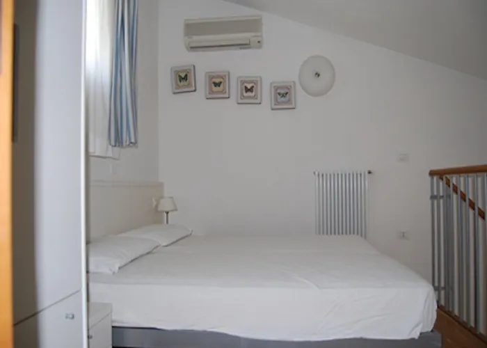 Διαμέρισμα Charming Flat With Swimming Pool Μπιμπιόνε