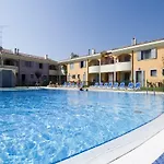 아파트 Charming Flat With Swimming Pool