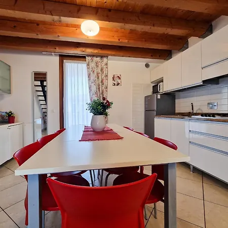 Apartamento Charming Flat With Swimming Pool Bibione