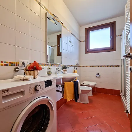 Charming Flat With Swimming Pool Apartamento *