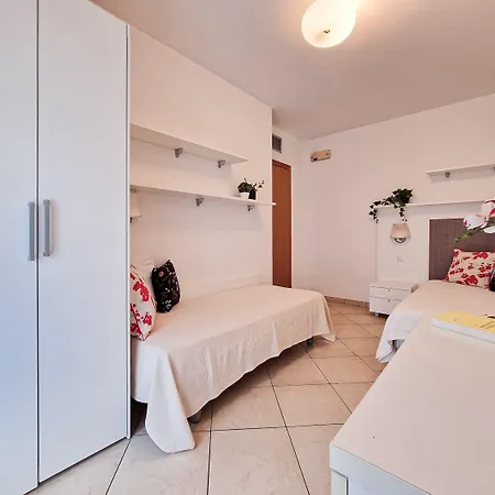 Apartamento Charming Flat With Swimming Pool *