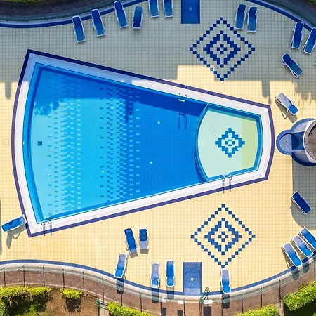 Charming Flat With Swimming Pool *