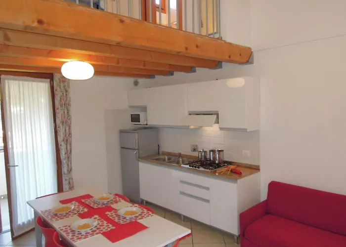 아파트 Charming Flat With Swimming Pool 비비오네